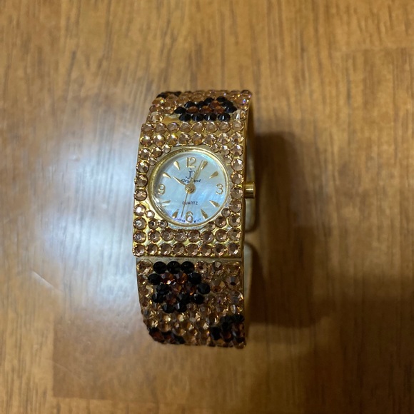 CACHE CRYSTAL ANIMAL PRINT BRACELET CUFF WATCH - Picture 2 of 7